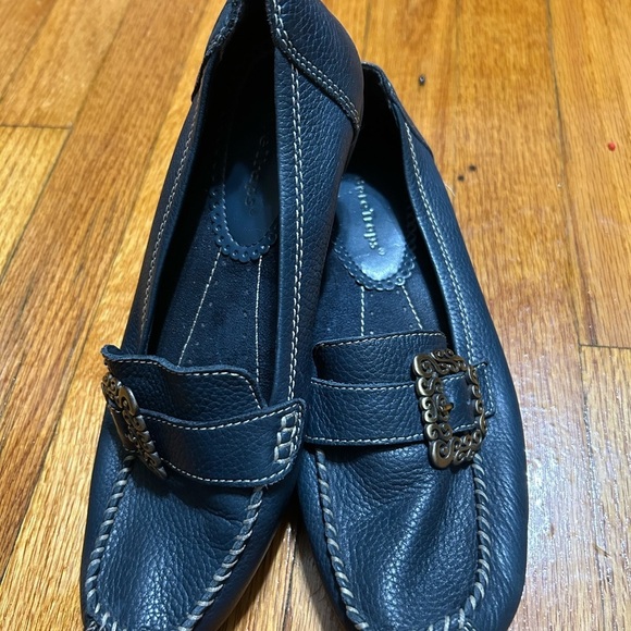 Bare Traps~Ladies Leather Slip-On Loafers~Size 7.5 Blue Pre-Owned - Picture 3 of 13